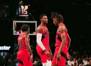 半岛体育官方-猛龙后卫神勇表现，率队击败对手