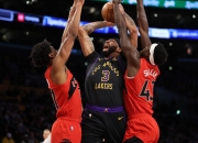 半岛体育网页版-猛龙主帅对球队防守端表现不满