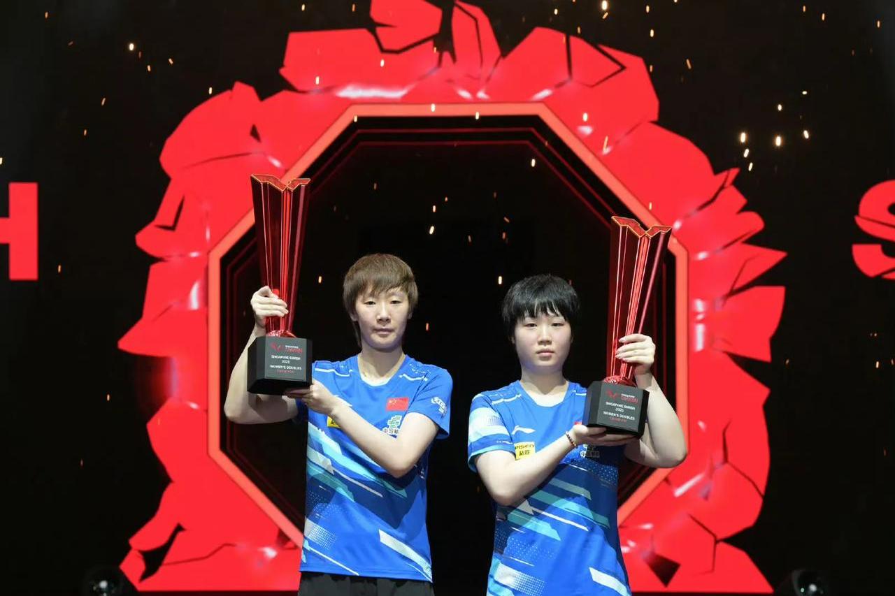 队友默契配合,共同摘得桂冠的简单介绍 队友默契配合,共同摘得桂冠的简单介绍