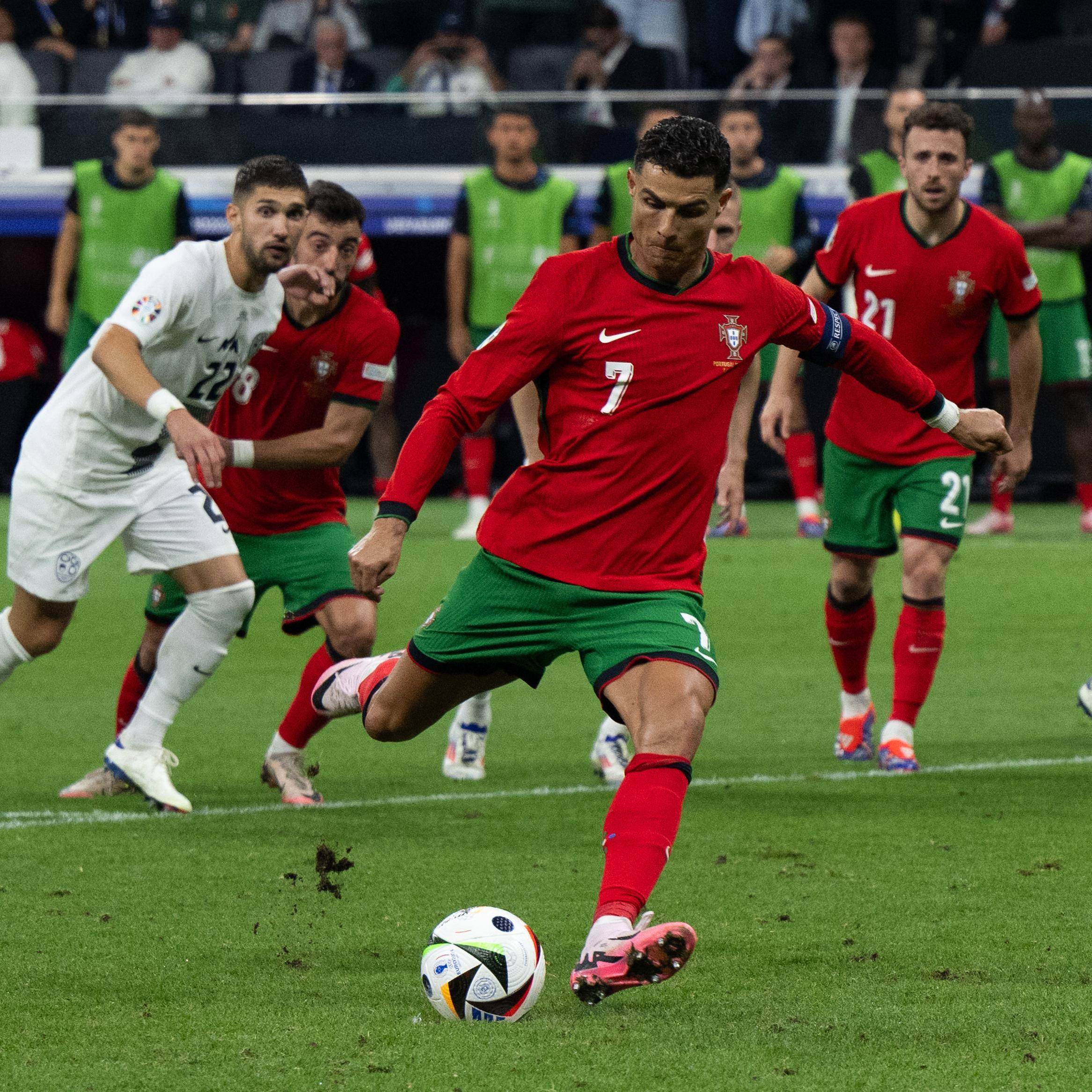 关于美国女足队员喜获金球奖，成为最佳射手的信息