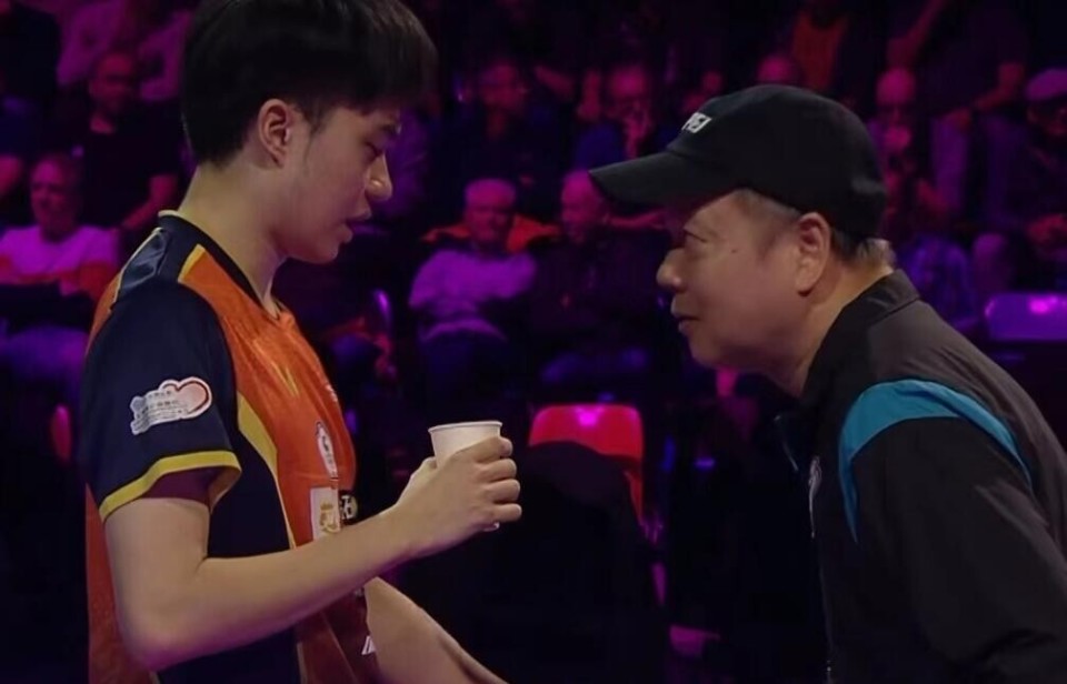 联盟球队迎战劲敌,双方角逐异常激烈 联盟球队迎战劲敌,双方角逐异常激烈