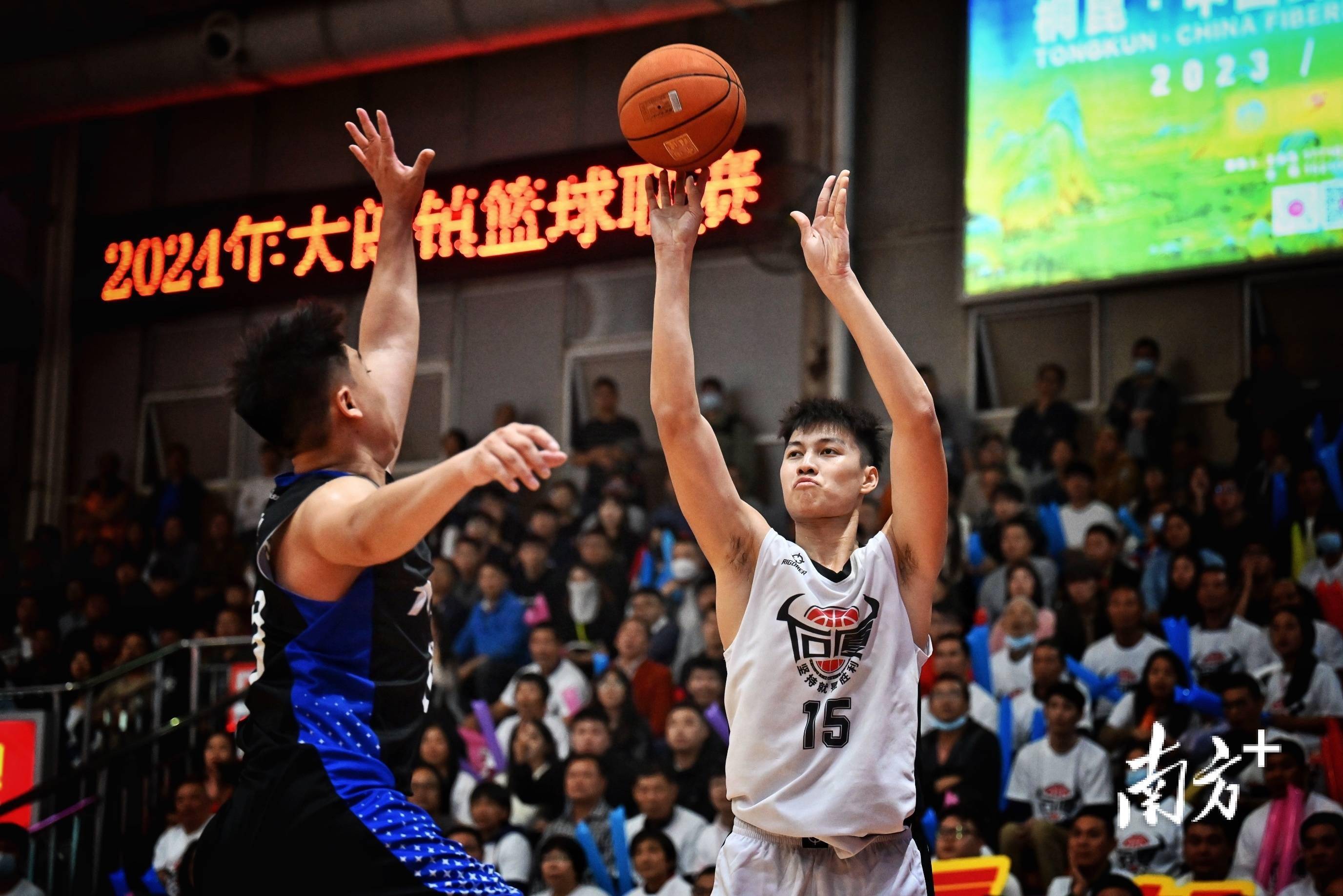 热门篮球比赛为球迷带来无尽激动 热门篮球比赛为球迷带来无尽激动