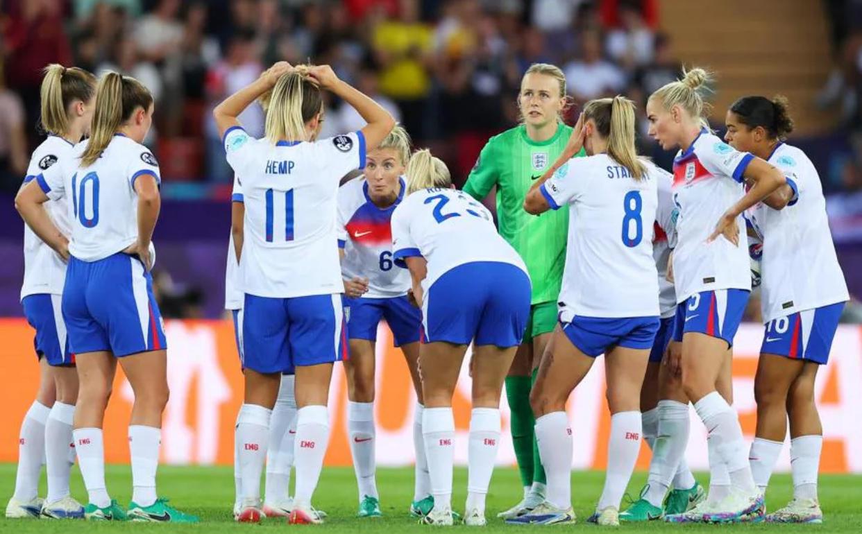 英格兰女足队员发挥卓越,连续六场不败 英格兰女足队员发挥卓越,连续六场不败