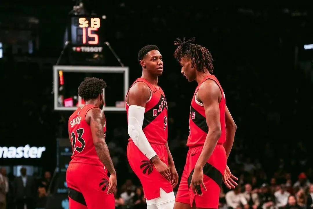 猛龙后卫神勇表现,率队击败对手 猛龙后卫神勇表现,率队击败对手