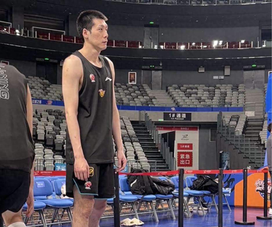 新疆队全力备战关键比赛,全队士气高涨的简单介绍 新疆队全力备战关键比赛,全队士气高涨的简单介绍