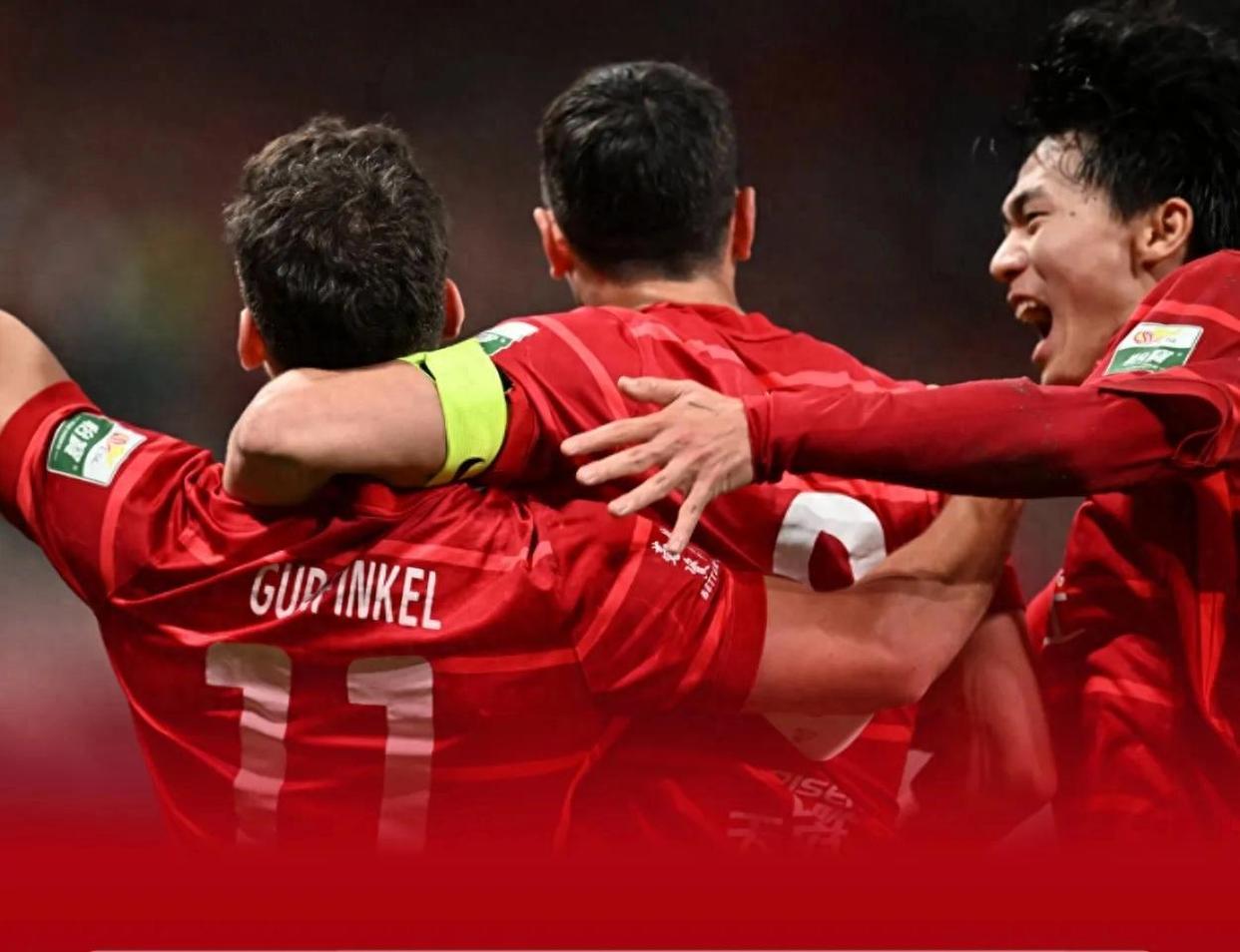 富力遭遇上港逆转，球队惨遭逆转颓势难挡