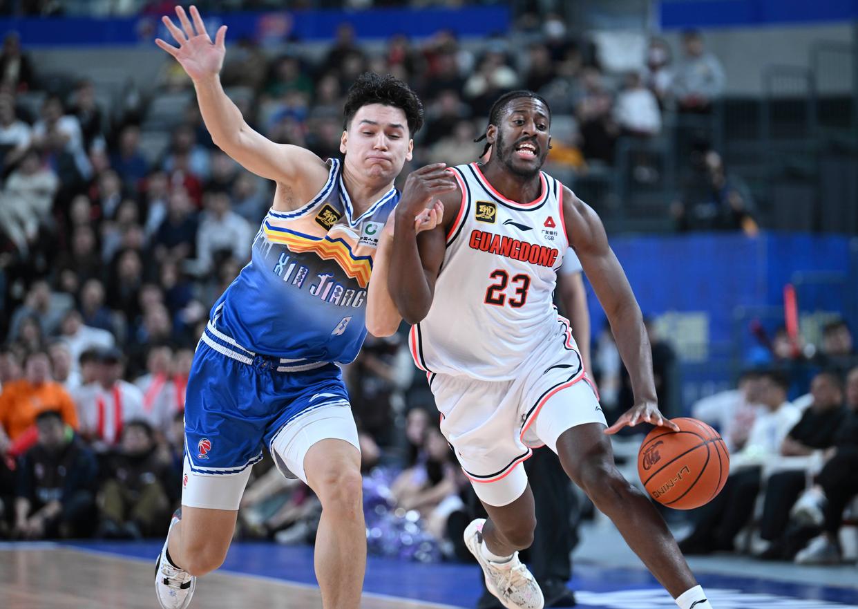 中东代表队在篮球比赛中积极表现 中东代表队在篮球比赛中积极表现