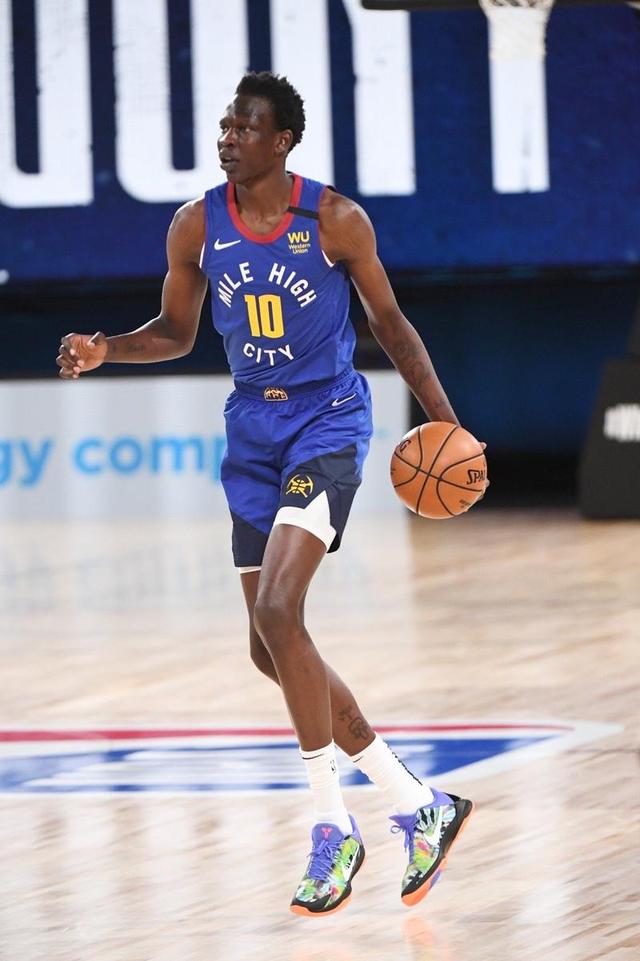 关于小牛后卫表现出色,成为球队新希望的信息 关于小牛后卫表现出色,成为球队新希望的信息