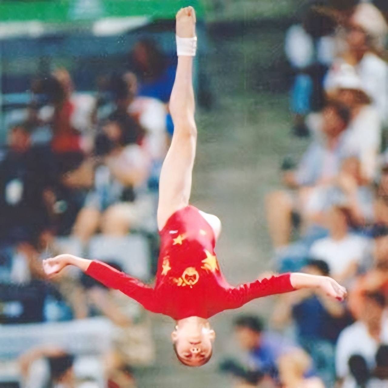 美丽飞跃！巴西选手摘得体操金牌