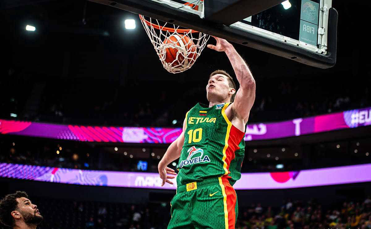 年轻球员崭露头角,助队成功逆袭 年轻球员崭露头角,助队成功逆袭