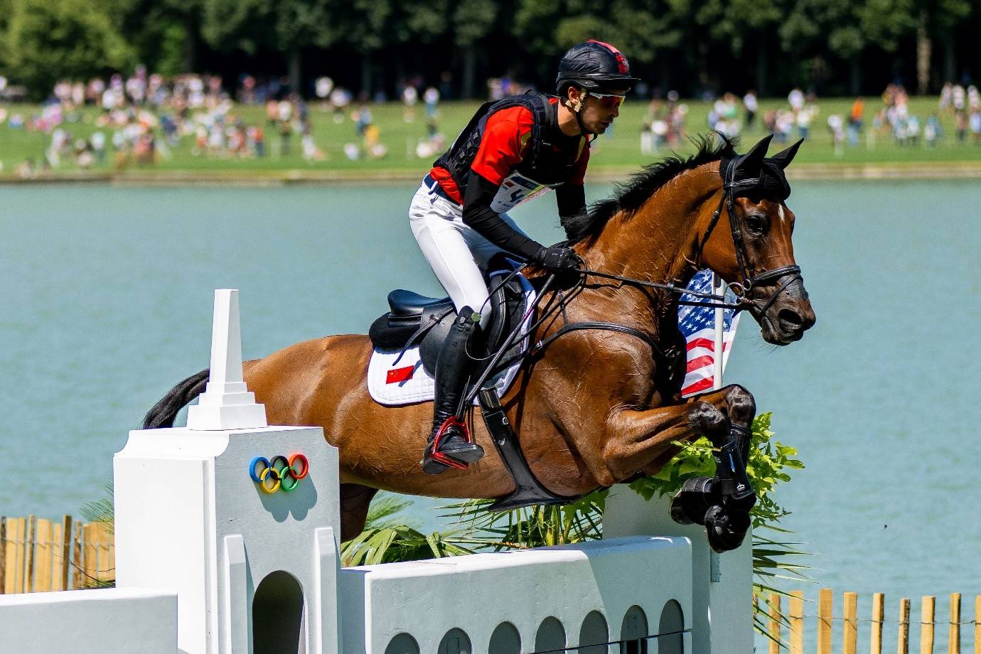 西班牙选手突围摘得马术金牌 西班牙选手突围摘得马术金牌