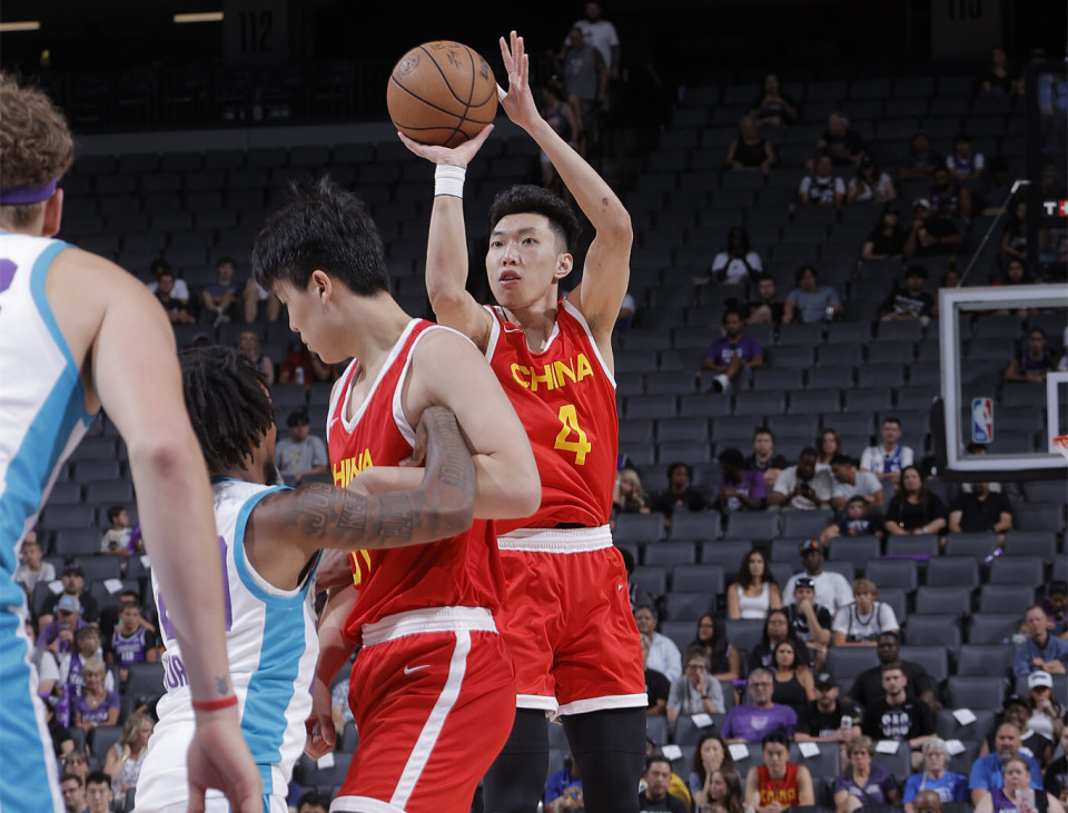 关于中国男篮惨败马刺世界杯备战路漫漫的信息 关于中国男篮惨败马刺世界杯备战路漫漫的信息