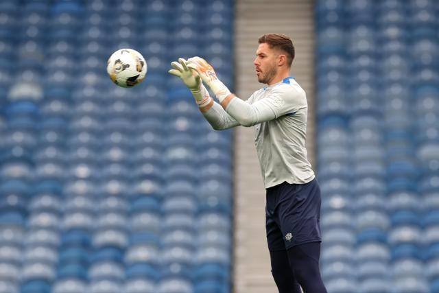 捷克联赛球队门将出色扑出点球 捷克联赛球队门将出色扑出点球