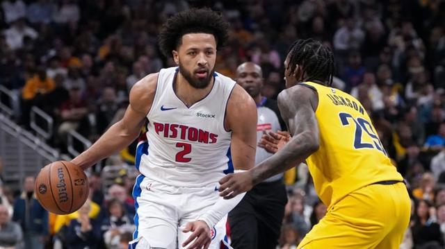 太阳逆转击败雷霆,布克砍下30分 太阳逆转击败雷霆,布克砍下30分