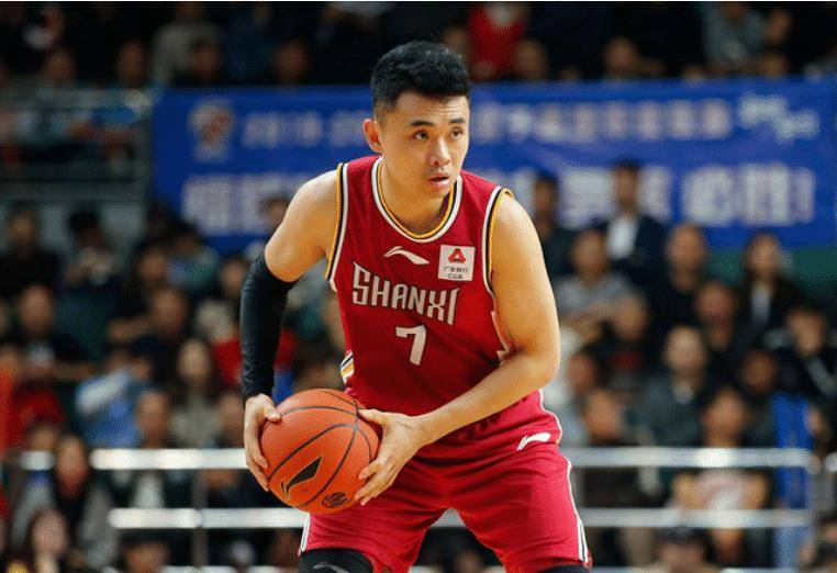 首轮较量：江苏男篮对山西男篮