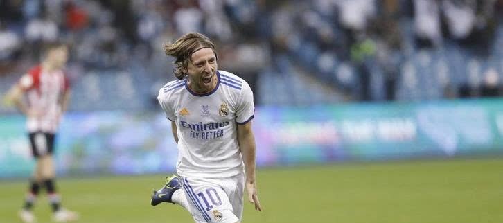 西班牙队在比赛中击败对手,晋级半决赛 西班牙队在比赛中击败对手,晋级半决赛